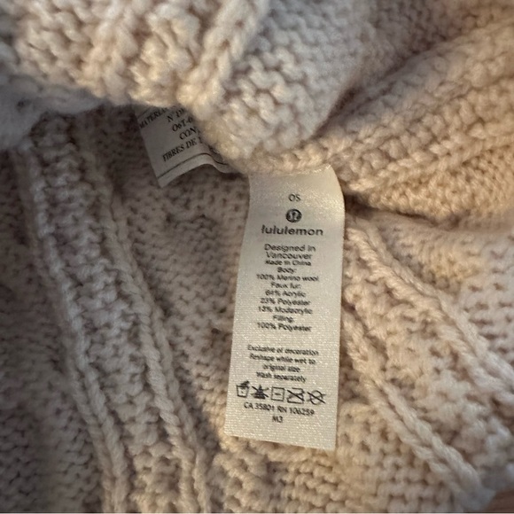 Lululemon Preowned Knit Pom Beanie main image 4